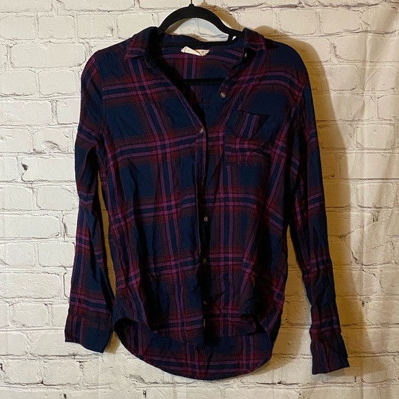 Hollister Tops - HOLLISTER XS PURPLE AND NAVY BLUE FLANNEL